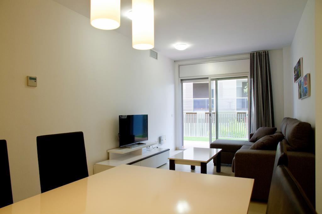 Rentalmar Paradise Families Only Con Parking Salou Chambre photo