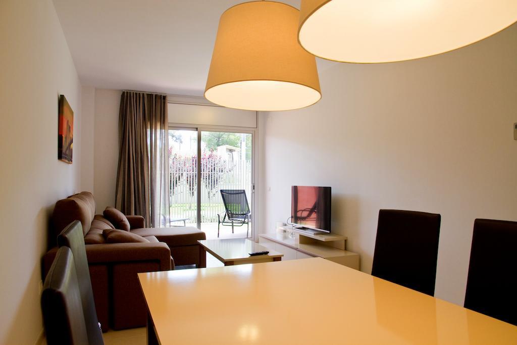Rentalmar Paradise Families Only Con Parking Salou Chambre photo